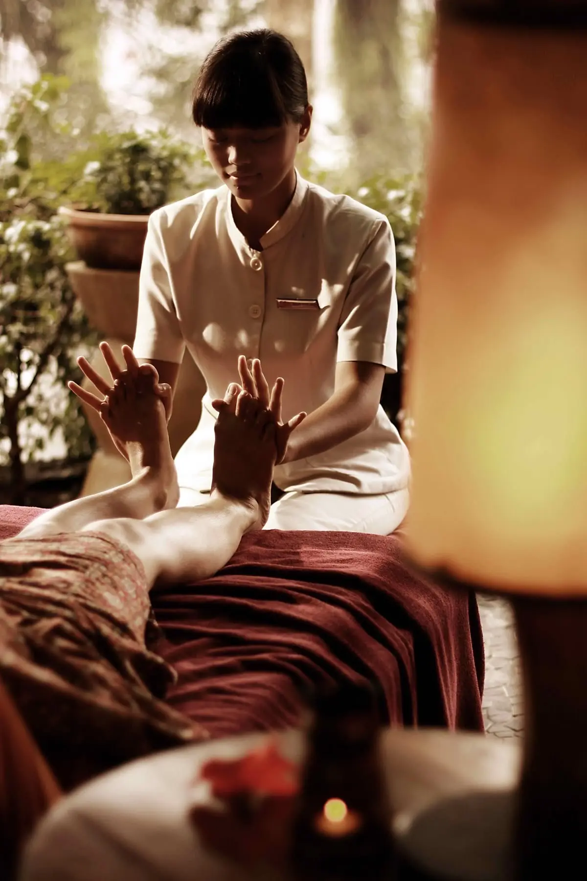 Thai massage service: Leg & Feet Massage
