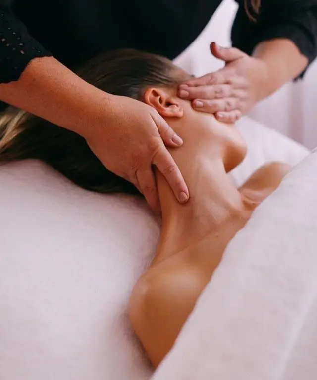Thai massage: Neck & Shoulder Massage